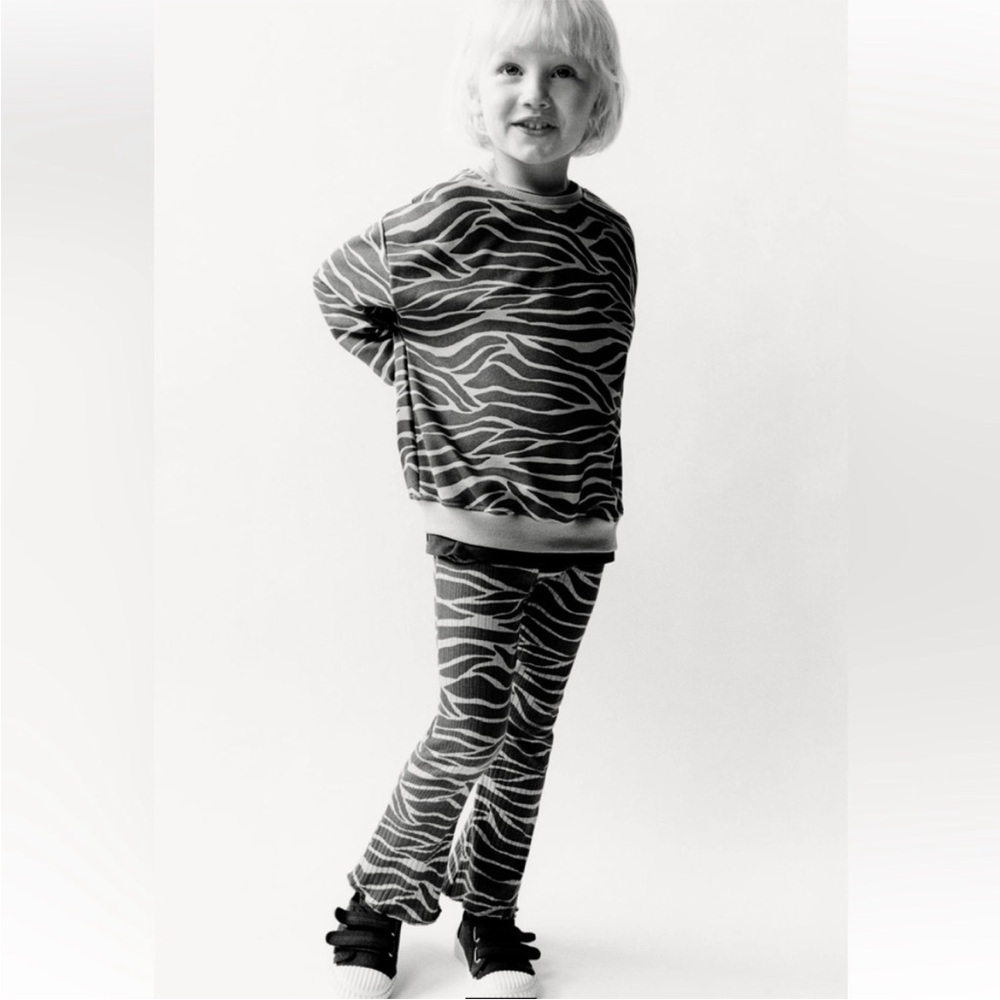 ZARA SWEATSHIRT AND LEGGINGS PLUSH MATCHING SET